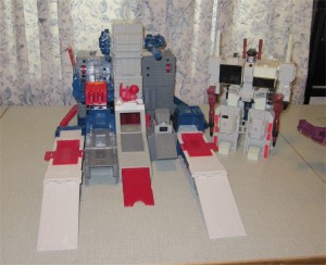 Fortress Maximus & Metroplex